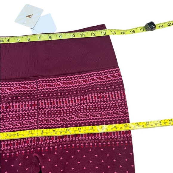 Fabletics Fair Isle Holly Seamless Long Sleeve Top High Waist Legging LARGE NWT - Picture 4 of 14